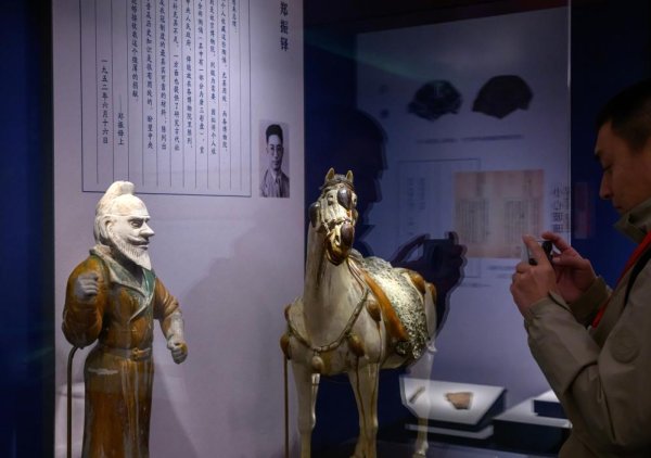 盛金证券 故宫博物院新展汇集百余捐献文物